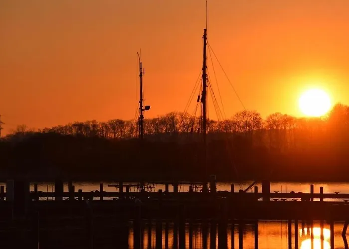 With 1 Bedroom Vakantiehuis Maasholm